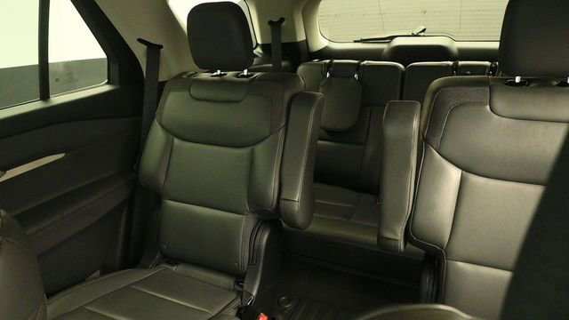 Used 2025 Ford Explorer Active w/ Active Comfort Package AWD/4WD image 22