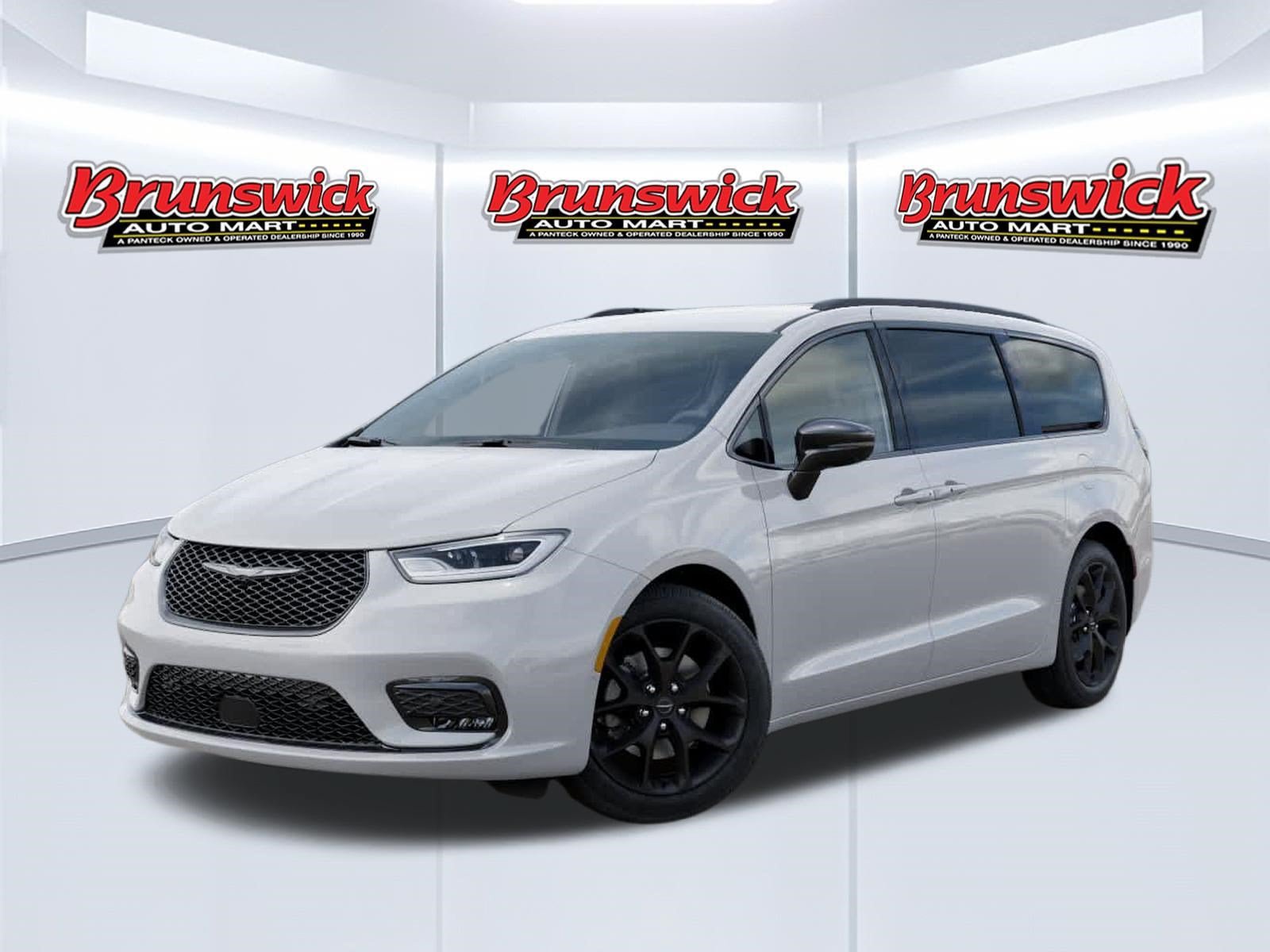 New 2026 Chrysler Pacifica Select w/ S Appearance Package AWD/4WD image 1