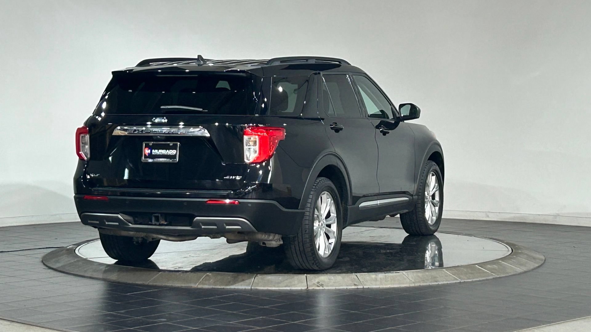 Used 2023 Ford Explorer XLT w/ Equipment Group 202A AWD/4WD image 10