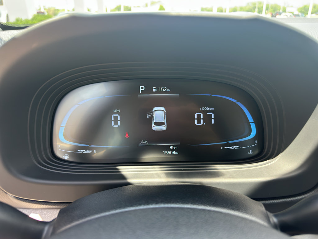 Used 2025 Hyundai Venue SEL FWD image 17