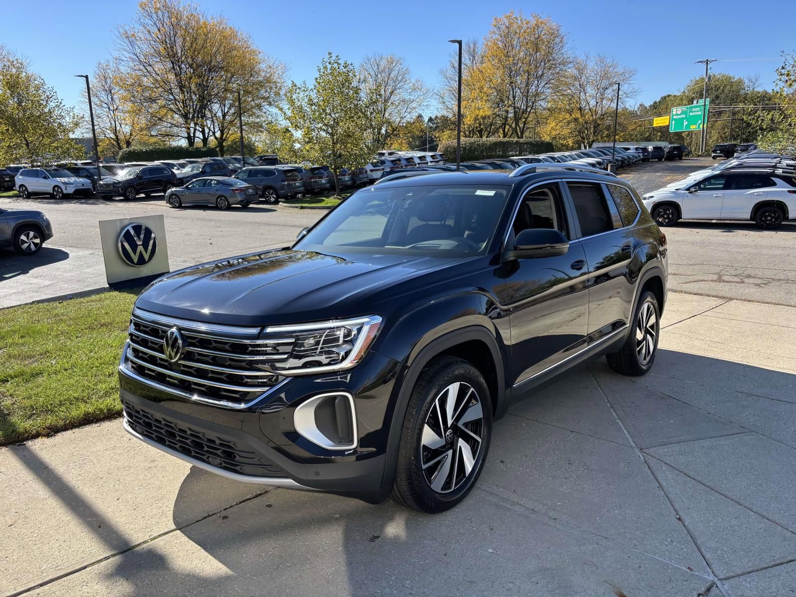 New 2026 Volkswagen Atlas SEL AWD/4WD image 3