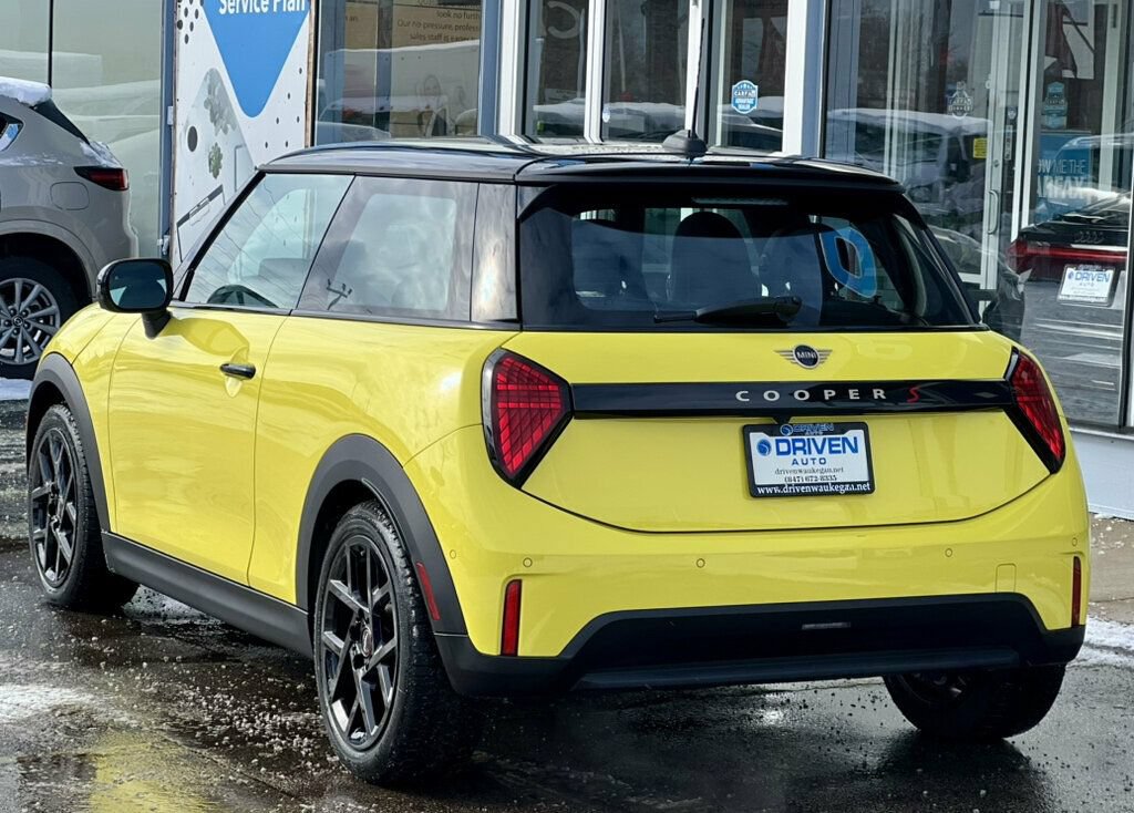 Used 2025 MINI Cooper S FWD image 33