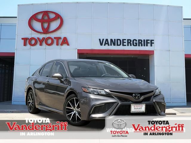 Used 2022 Toyota Camry SE FWD image 1