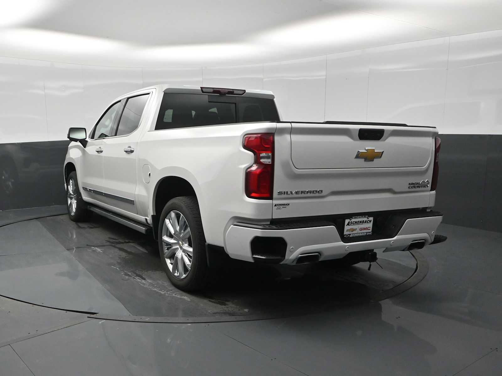 Used 2024 Chevrolet Silverado 1500 High Country image 8