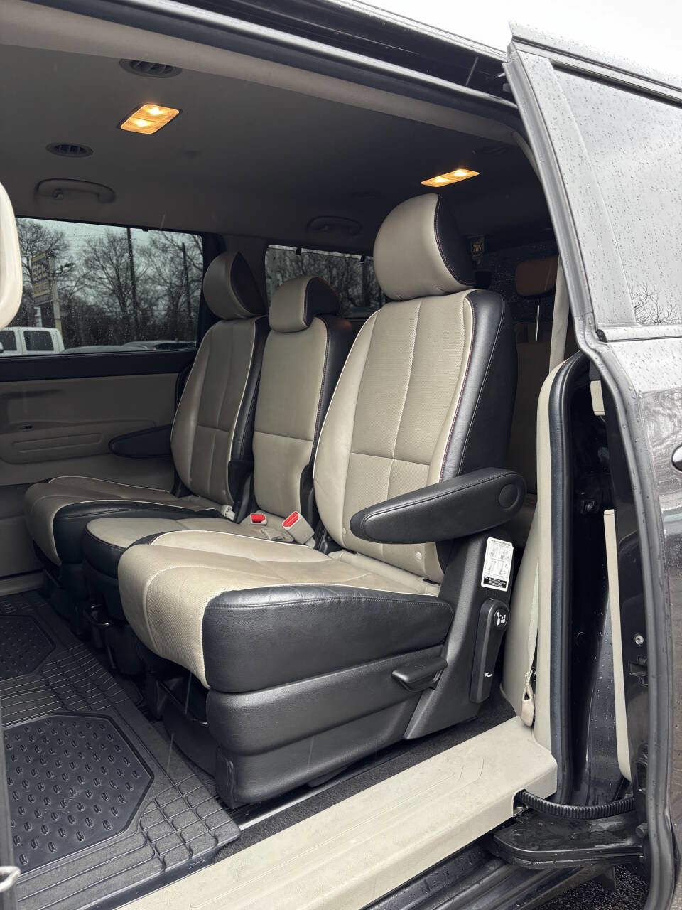 Used 2020 Kia Sedona EX image 13