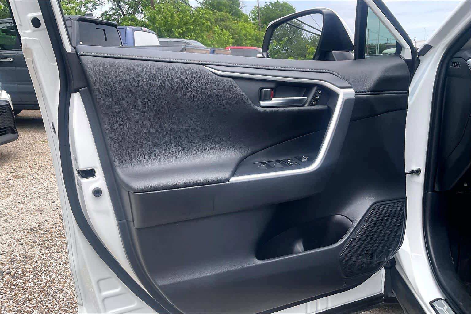 Used 2025 Toyota RAV4 Limited AWD/4WD image 19