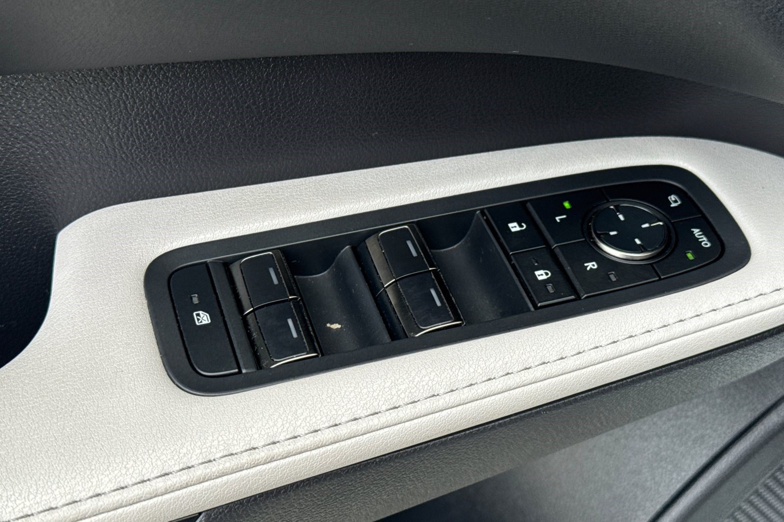 Used 2024 Lexus RX 350 Premium w/ Accessory Package (Z1) FWD image 14