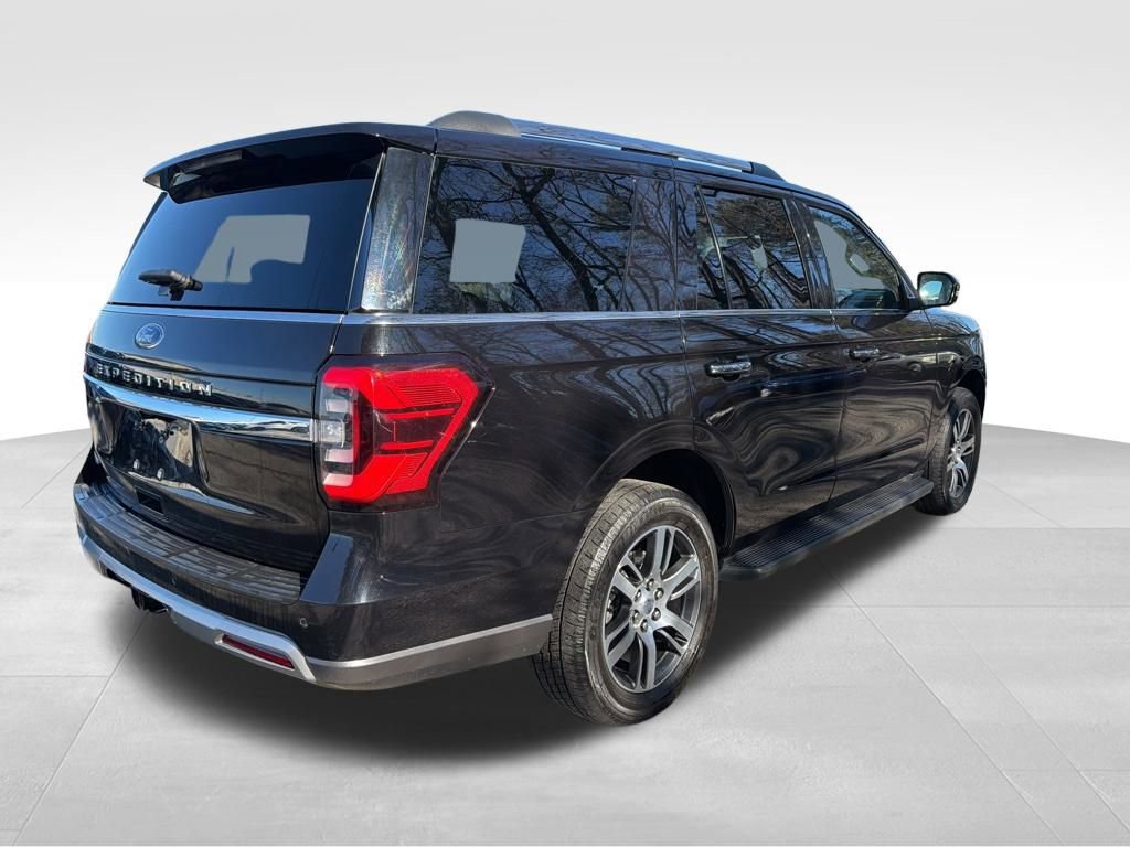 Used 2024 Ford Expedition Limited image 5