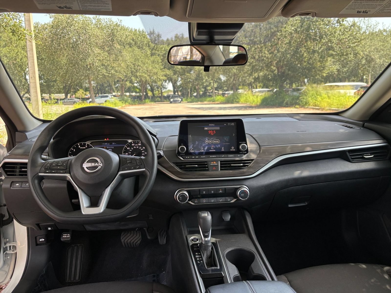 Used 2025 Nissan Altima 2.5 SV FWD image 28