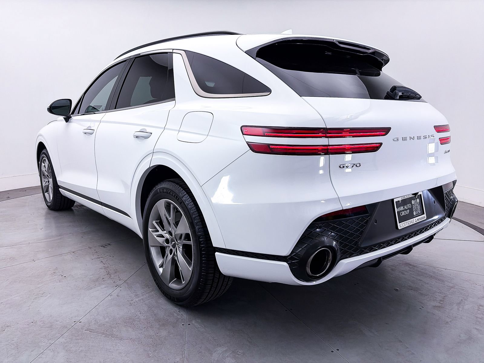 Used 2022 Genesis GV70 3.5T Sport image 12