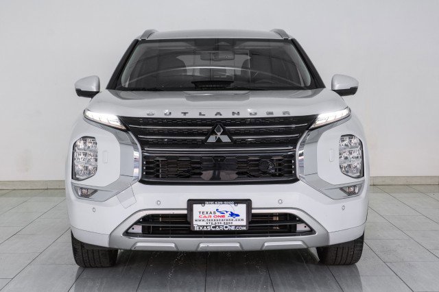 Used 2022 Mitsubishi Outlander SEL image 3