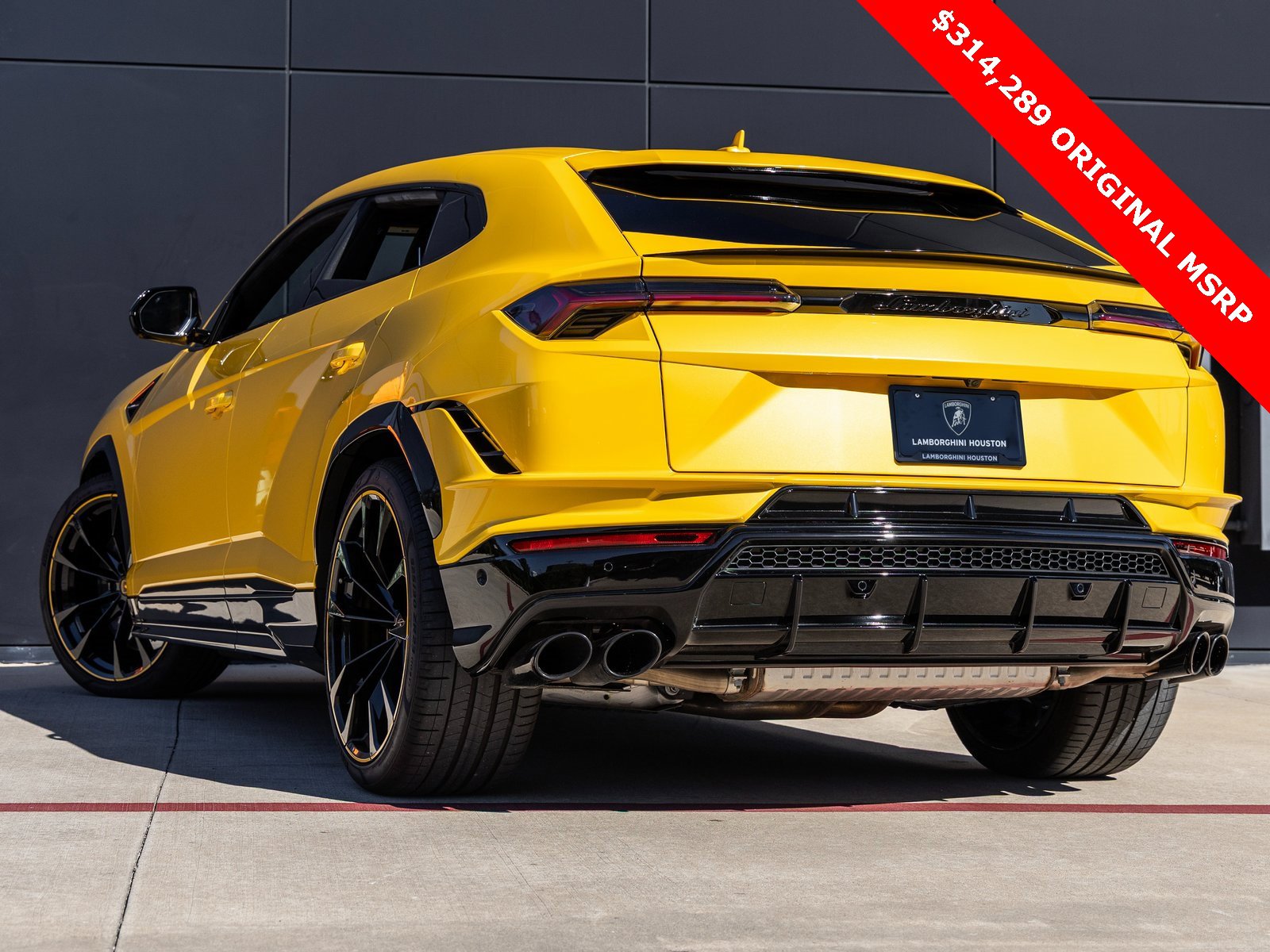 Used 2023 Lamborghini Urus S image 6