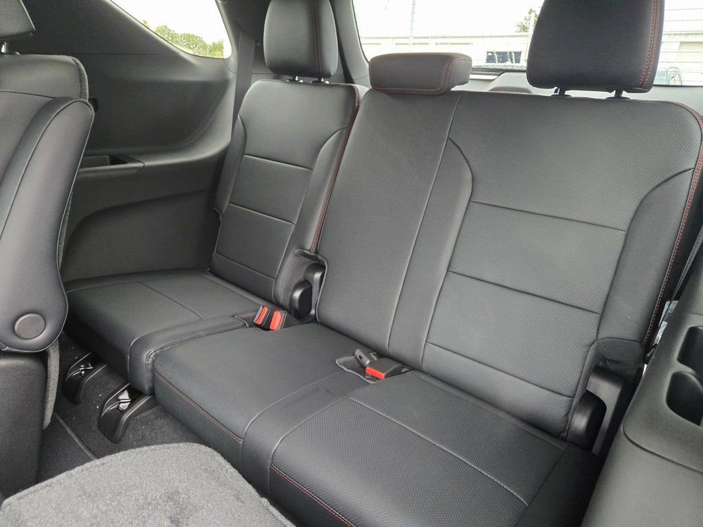 New 2026 Chevrolet Traverse RS image 9