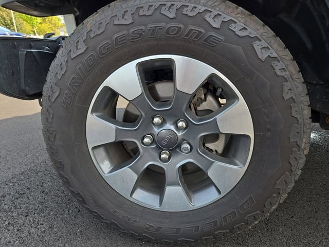 Used 2021 Jeep Wrangler Unlimited Sahara w/ Dual Top Group AWD/4WD image 35