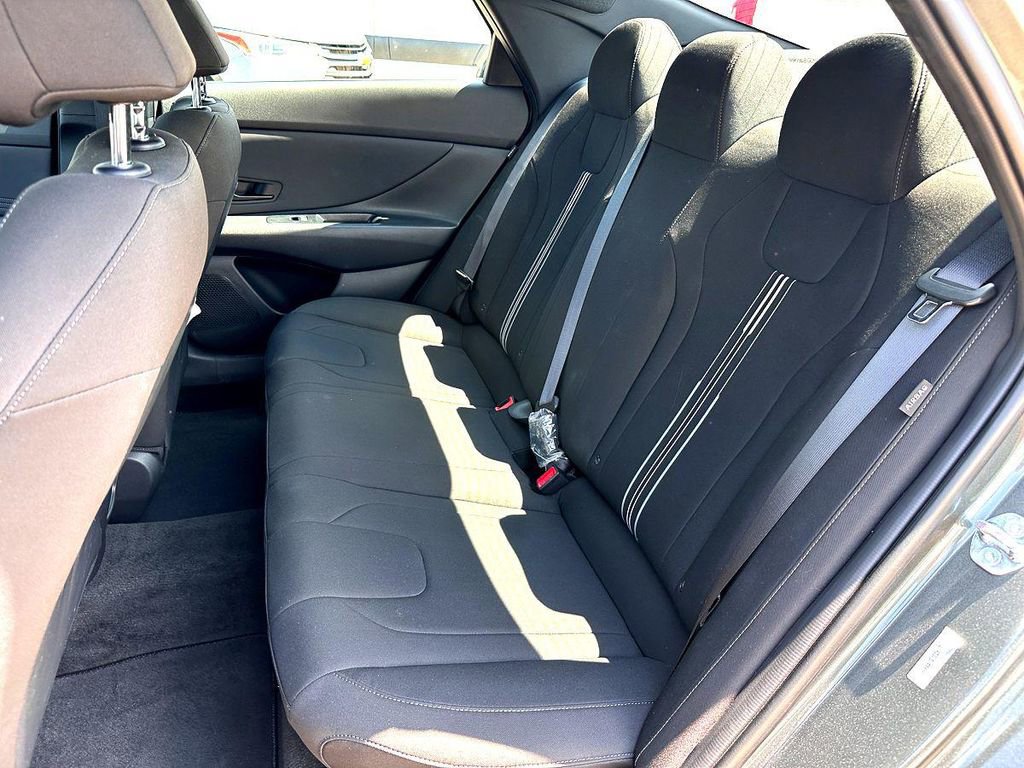 Used 2025 Hyundai Elantra Sport image 26