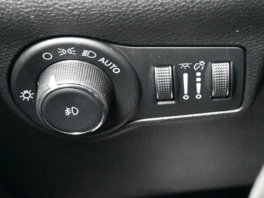 Certified 2022 Jeep Compass Limited image 21