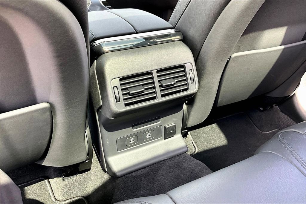 Certified 2026 Land Rover Range Rover Velar Dynamic SE AWD/4WD image 10