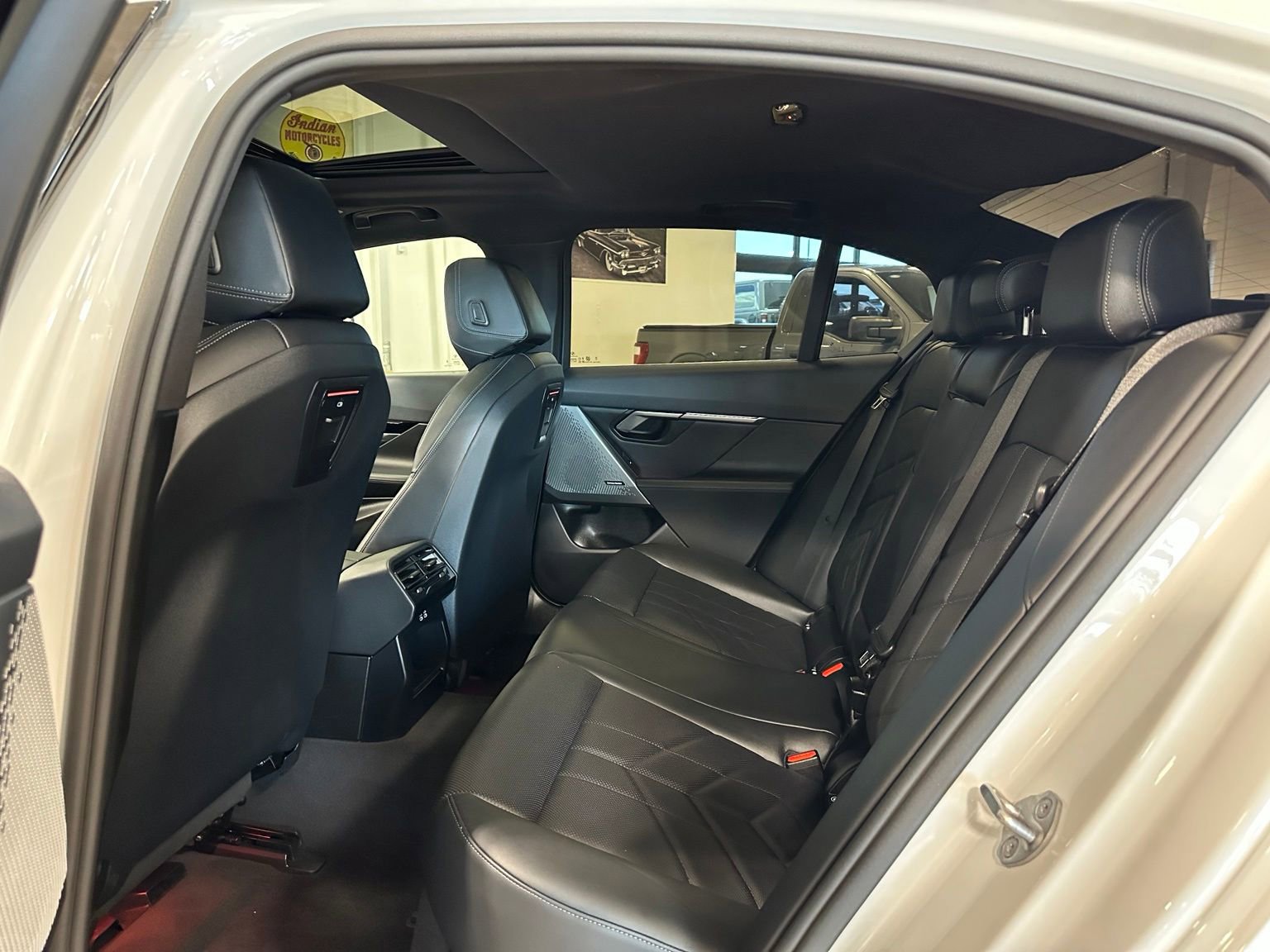 Used 2024 BMW 530i w/ Convenience Package RWD image 35
