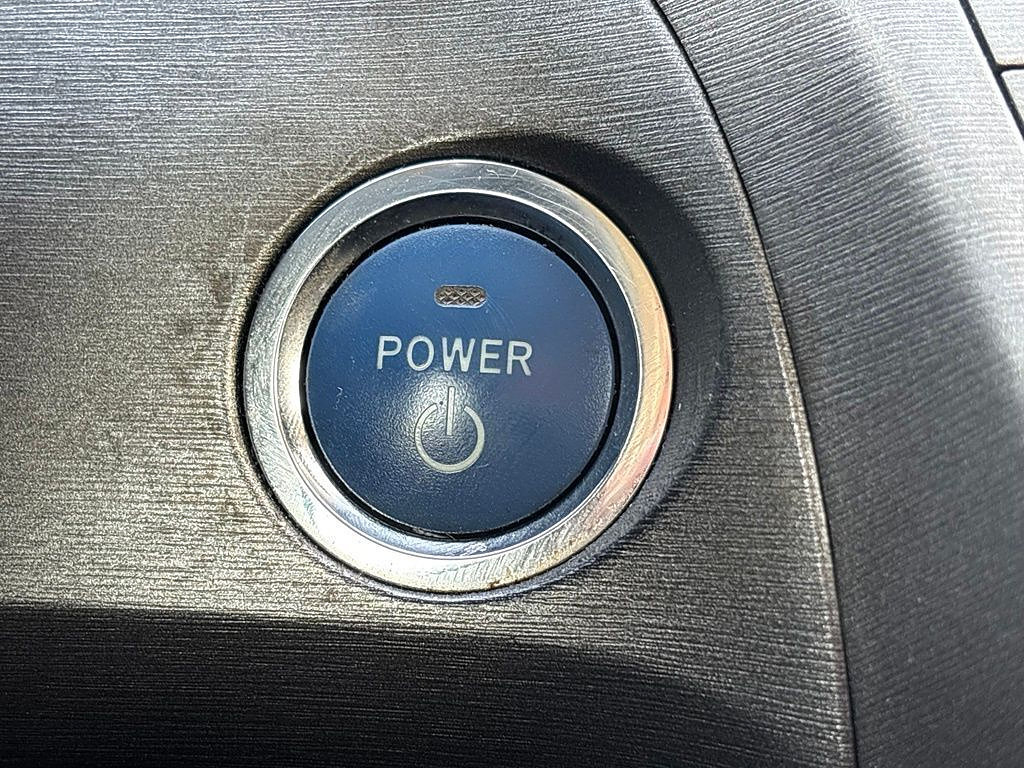 Used 2015 Toyota Prius Two FWD image 19