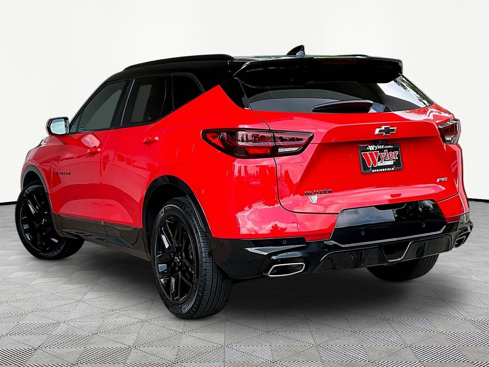 Used 2023 Chevrolet Blazer RS w/ Driver Confidence II Package FWD image 4