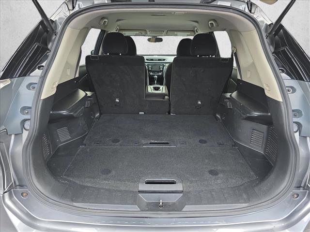 Used 2016 Nissan Rogue SV image 12