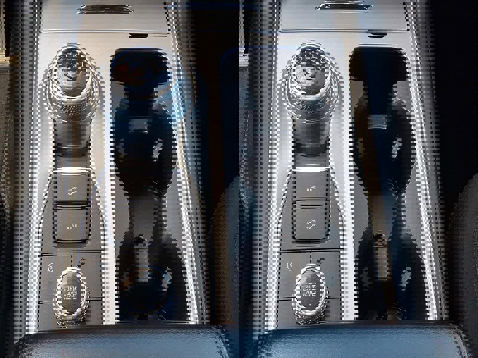 Used 2021 Ford Explorer XLT AWD/4WD image 25