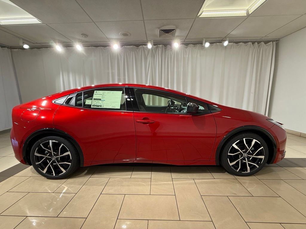 New 2026 Toyota Prius Plug-In Hybrid FWD image 6
