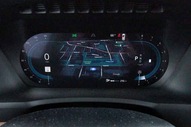 Certified 2025 Volvo XC90 B6 Plus w/ Protection Package Premier image 13