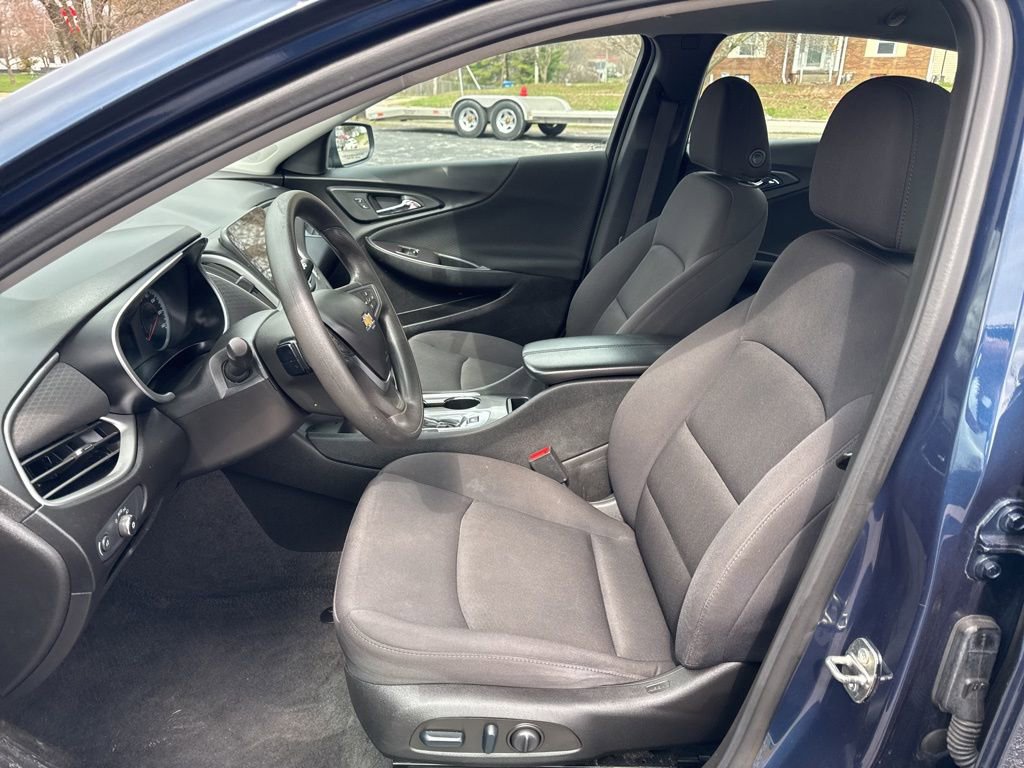 Used 2022 Chevrolet Malibu LT FWD image 10