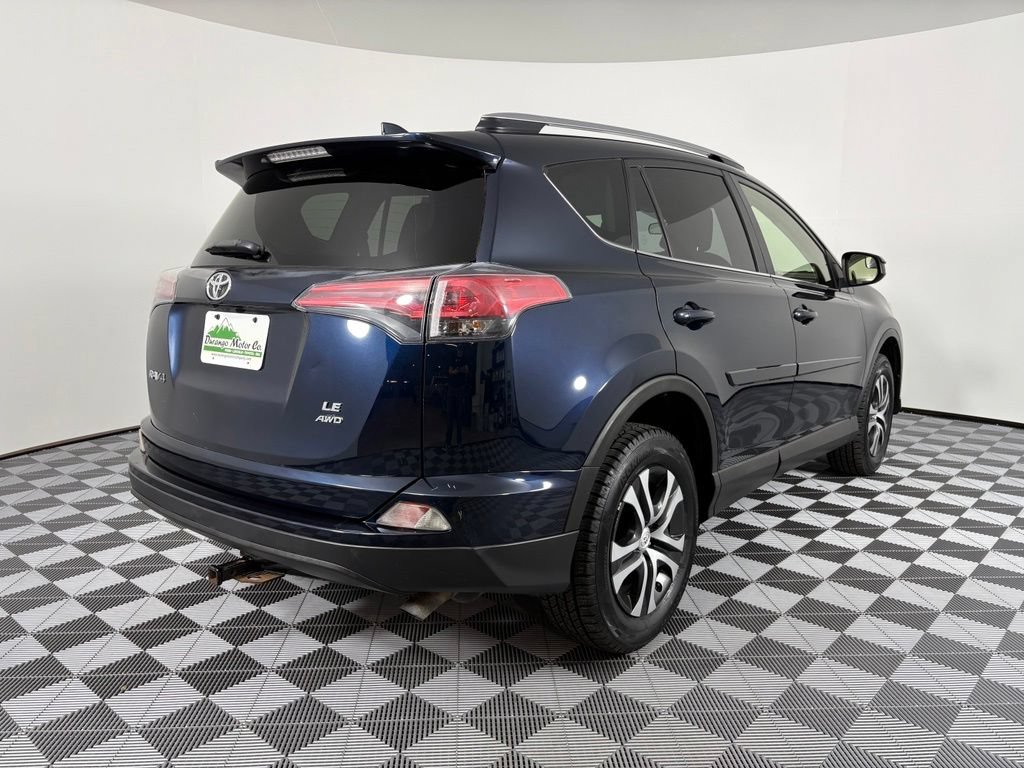 Used 2017 Toyota RAV4 LE AWD/4WD image 8