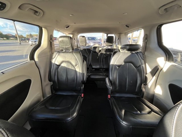 Used 2022 Chrysler Pacifica Touring-L image 34