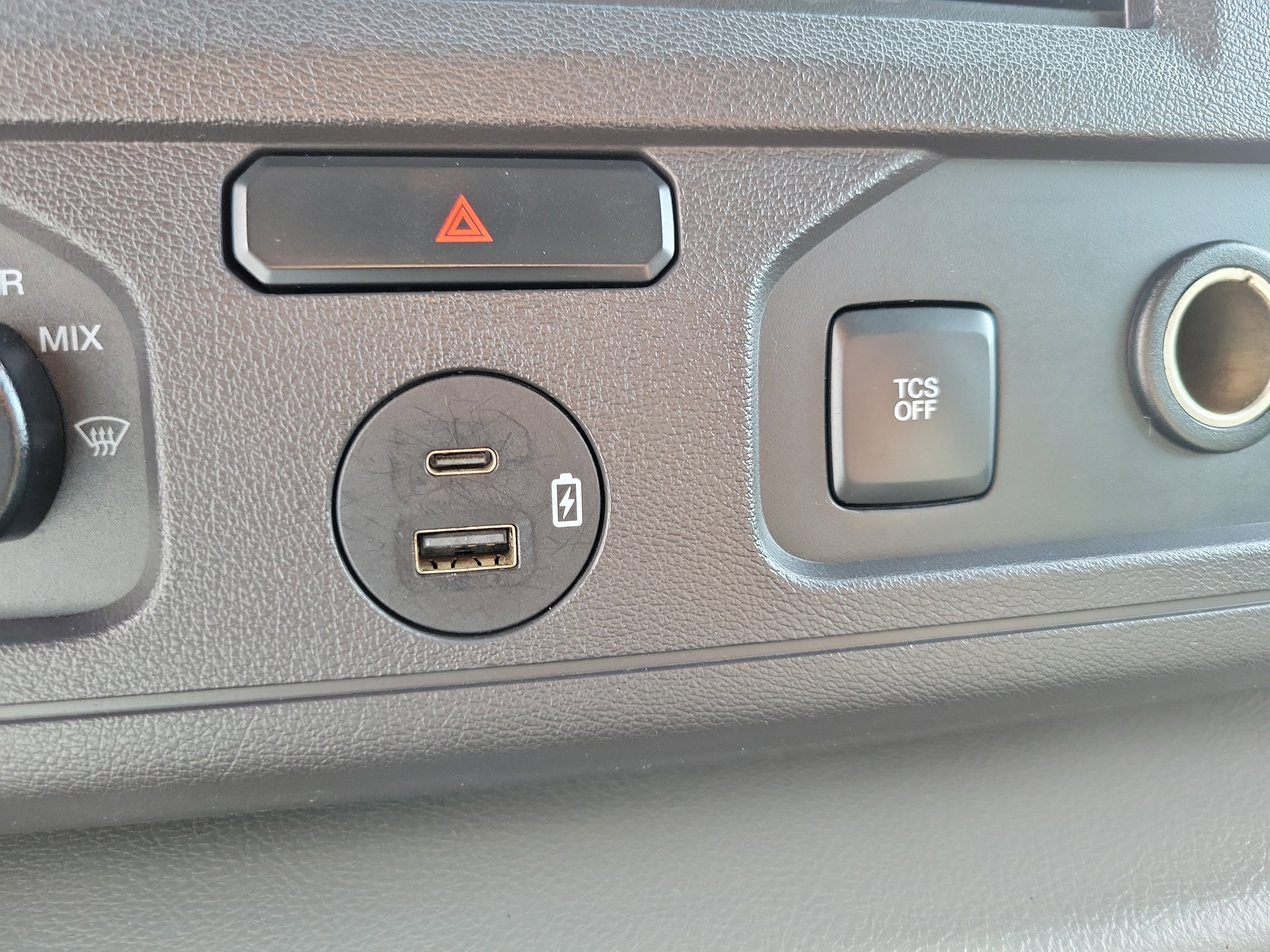 Used 2022 Ford E-350 and Econoline 350 Super Duty image 19