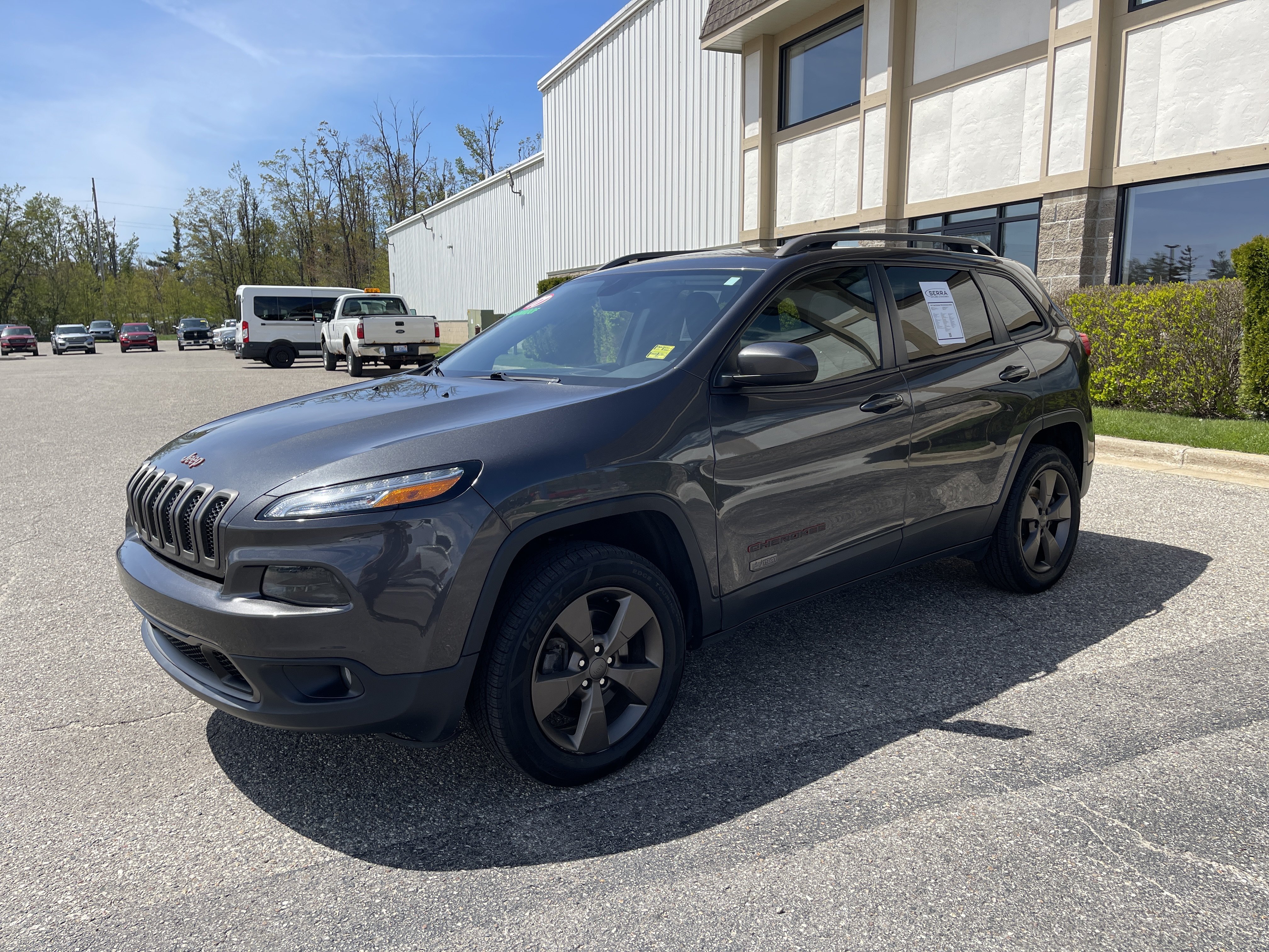 Used 2017 Jeep Cherokee Latitude AWD/4WD image 7