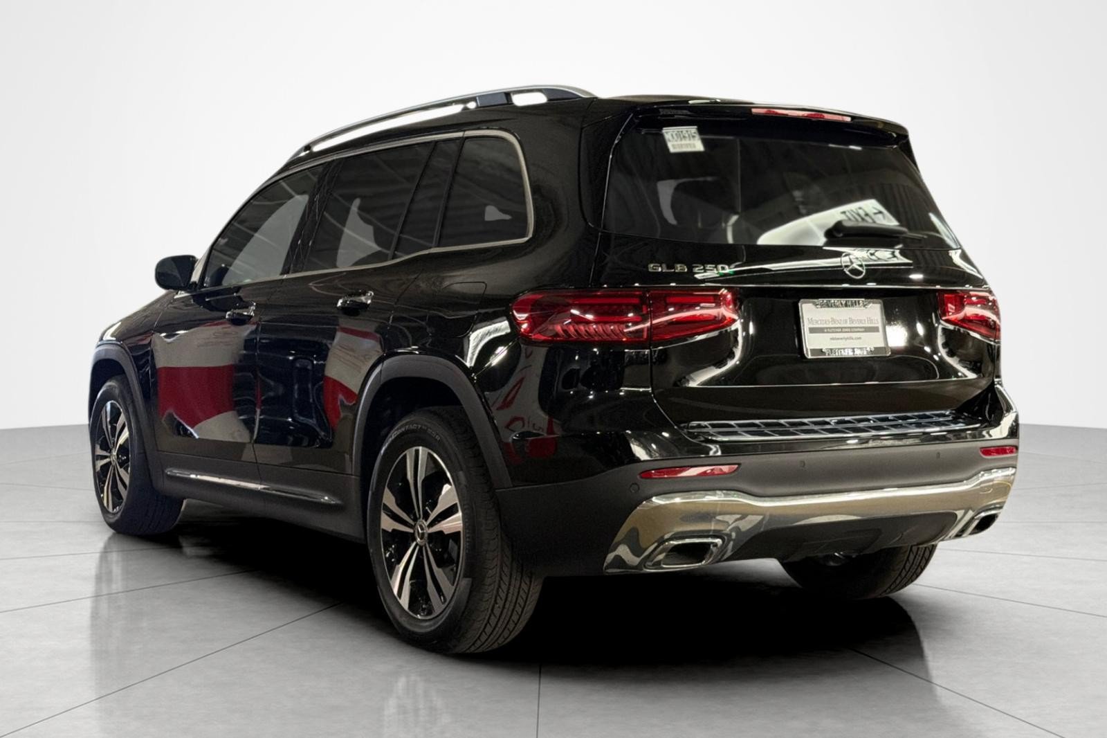 New 2026 Mercedes-Benz GLB 250 image 3