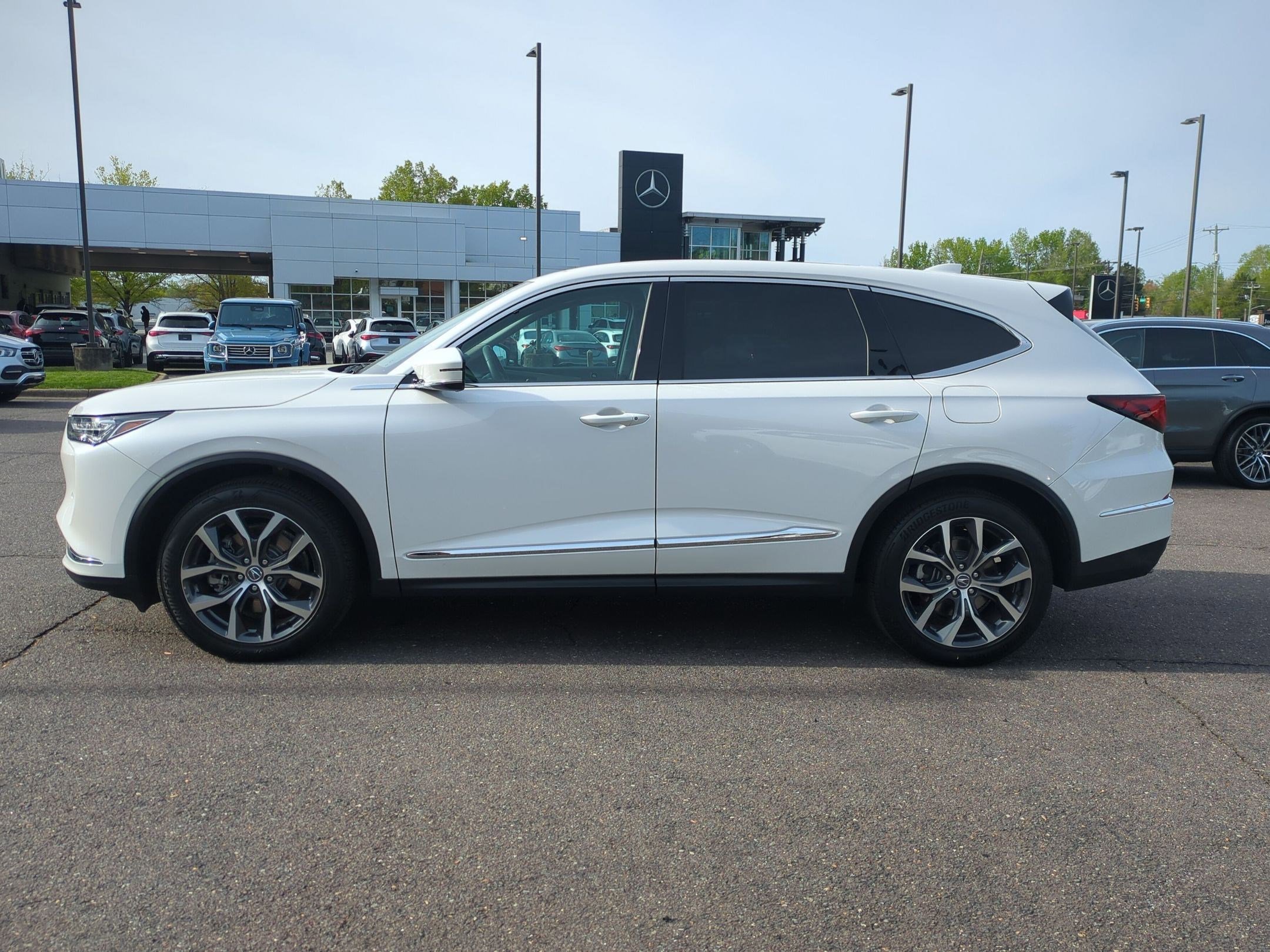 Used 2023 Acura MDX FWD w/ Technology Package image 4