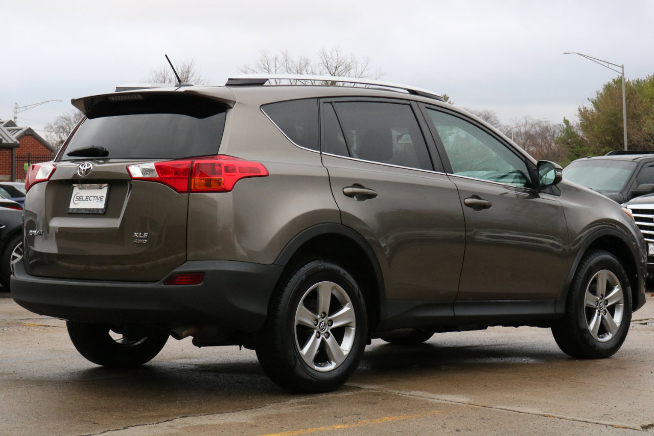 Used 2015 Toyota RAV4 XLE image 8