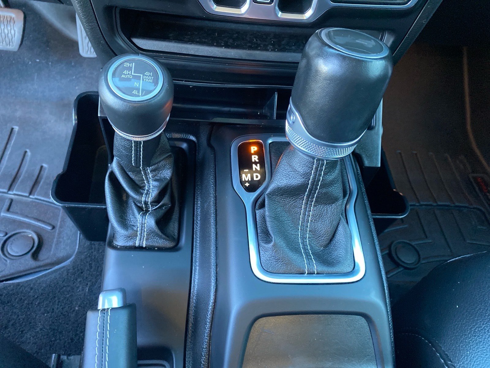 Used 2020 Jeep Wrangler Unlimited Sahara AWD/4WD image 13