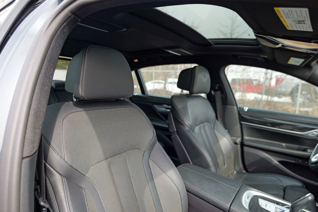 Used 2019 BMW 740i xDrive w/ Executive Package image 38