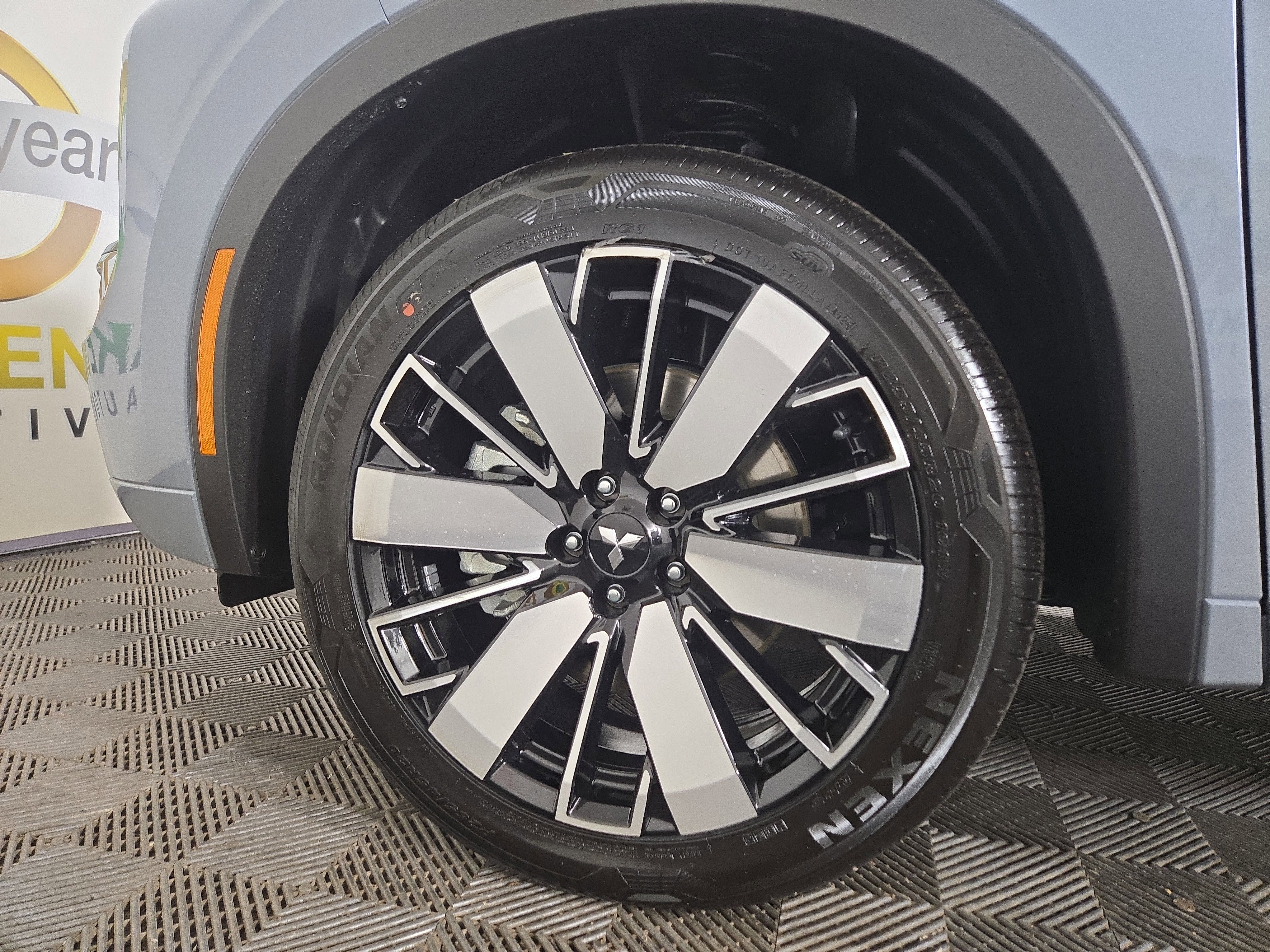 New 2026 Mitsubishi Outlander SEL image 34