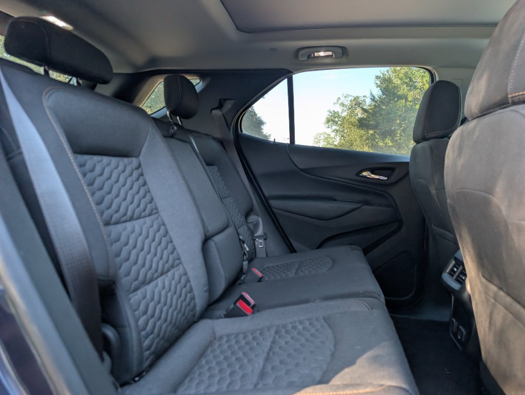 Used 2018 Chevrolet Equinox LT w/ Sun & Infotainment Package FWD image 19