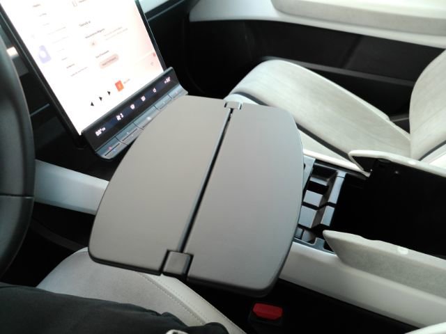 Used 2023 Fisker Ocean Extreme image 49