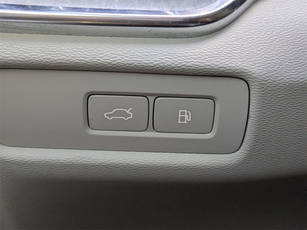 Certified 2024 Volvo S60 T8 Plus w/ Climate Package image 32