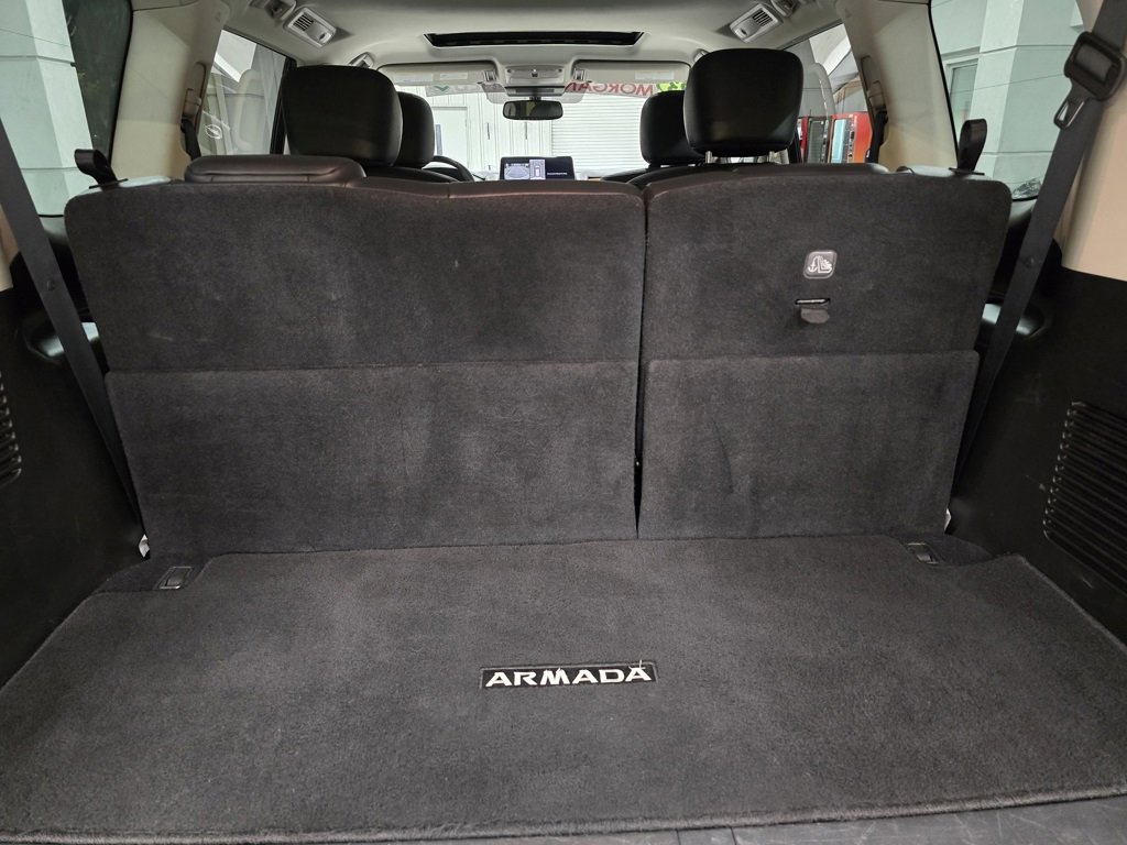Used 2023 Nissan Armada SL w/ Captain's Chairs Package image 46