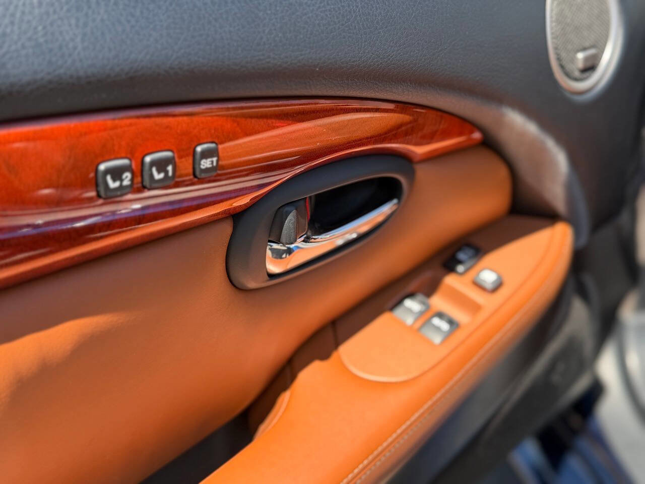 Used 2005 Lexus SC 430 Convertible RWD image 60