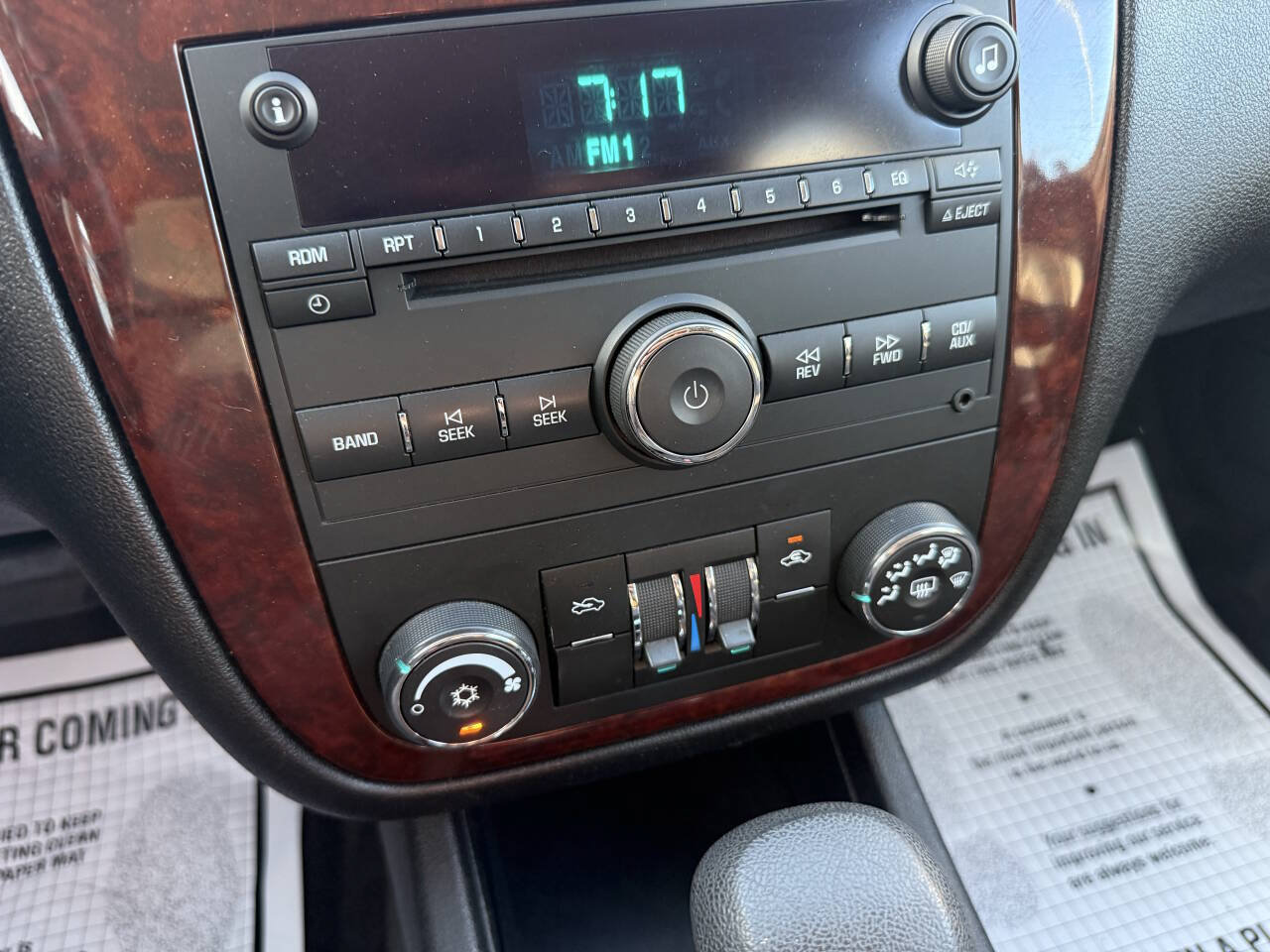 Used 2010 Chevrolet Impala LT FWD image 26