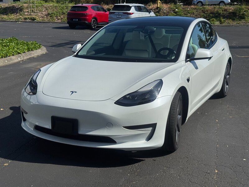 Used 2023 Tesla Model 3 Standard Range RWD image 1