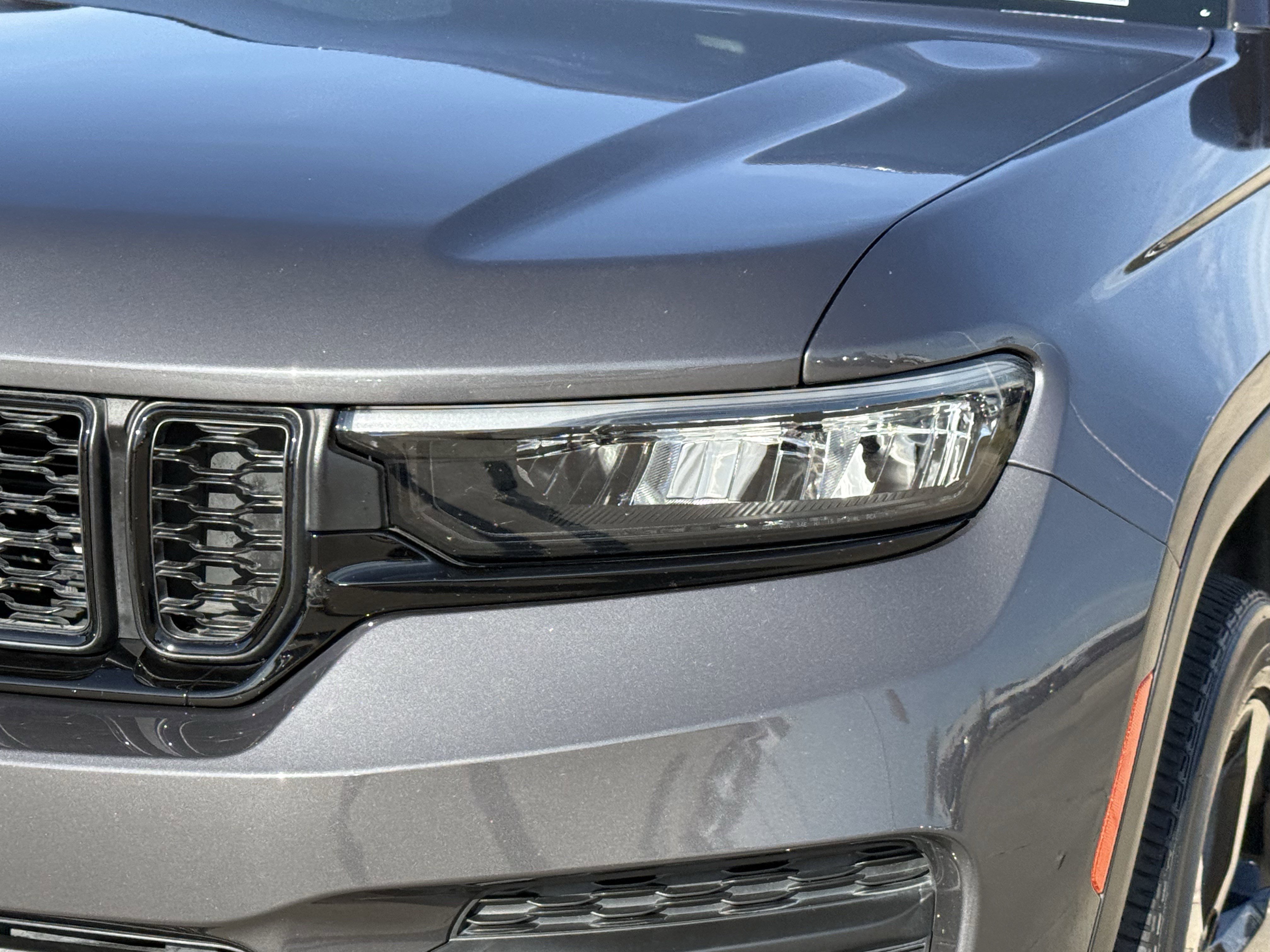 Used 2023 Jeep Grand Cherokee Altitude image 11