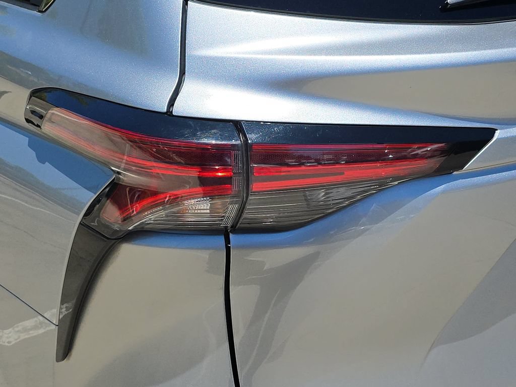 Used 2021 Toyota Sienna LE FWD image 37