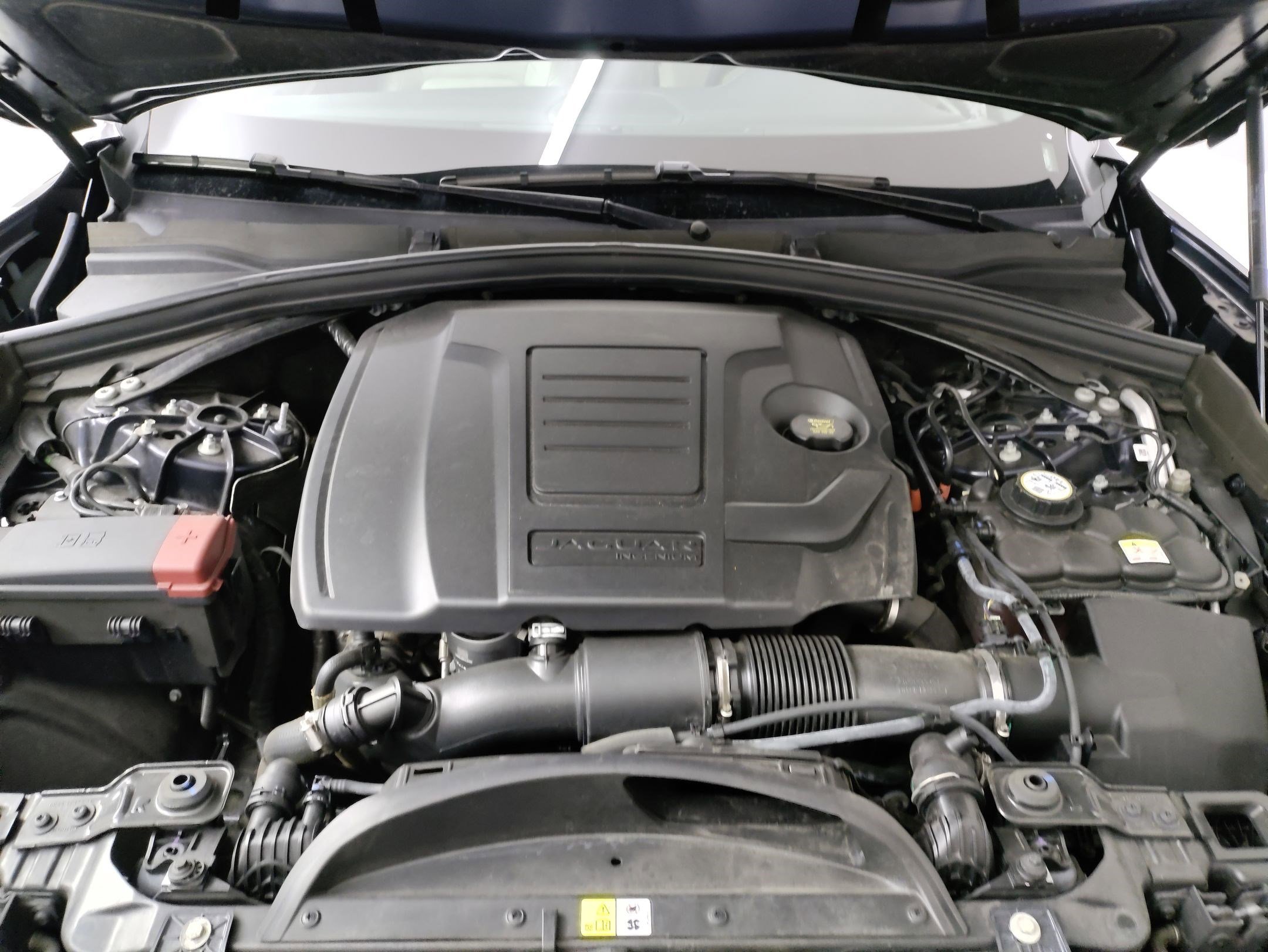 Used 2024 Jaguar F-PACE R-Dynamic S image 34