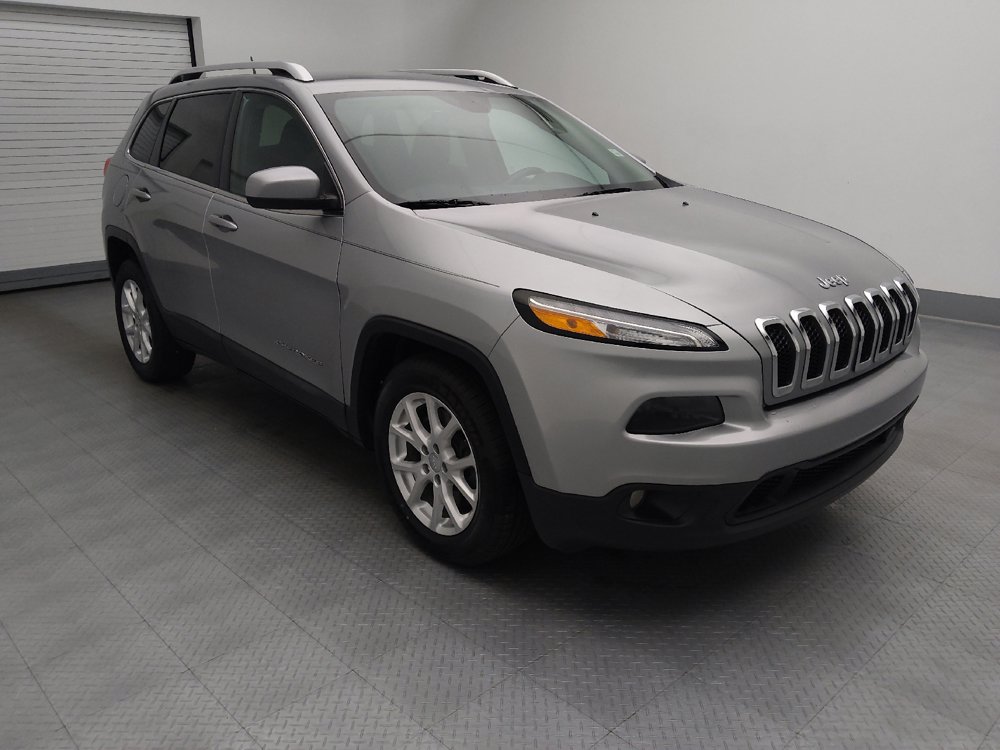 Used 2016 Jeep Cherokee Latitude FWD image 13